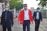 政企同心，力克疫情 | 社區(qū)領(lǐng)導(dǎo)蒞臨中華制漆，走訪慰問(wèn)盡顯關(guān)懷